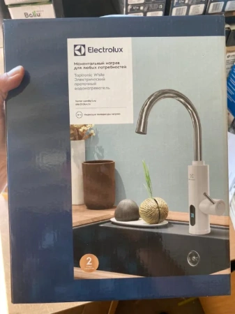 Водонагреватель Electrolux Taptronic (белый)