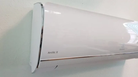 Кондиционер Electrolux Arctic_X Super DC Inverter EACS/I-07HAR_X/N3