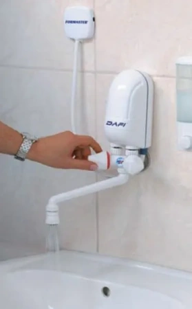 Водонагреватель DAFI X5 4.5 кВт (пластмассовый смеситель)